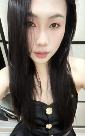 Alternative view of Angela