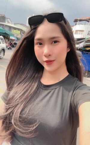 Alternative view of Yaya