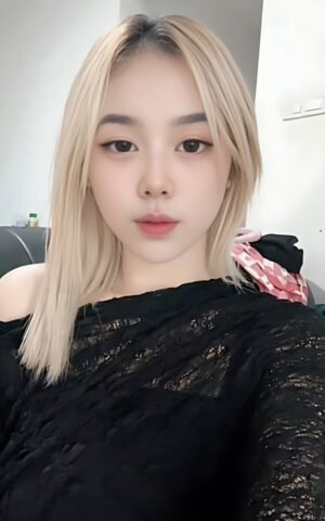 Alternative view of Yuna