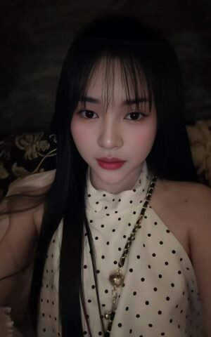 Alternative view of Nana